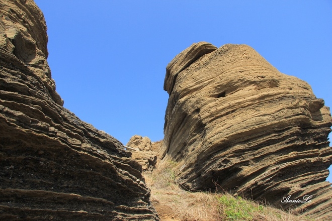 volcanic rocks found on top of phu quy island