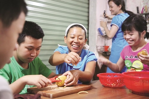 japanese teacher bridges gap with vietnamese children with autism