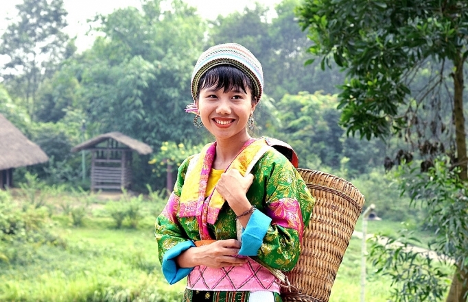 unique costumes of northwest ethnic minority people