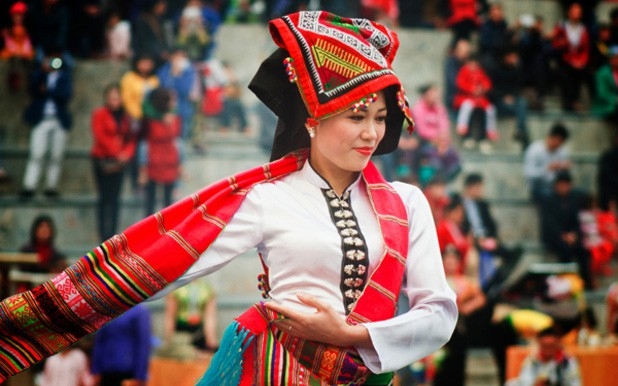 unique costumes of northwest ethnic minority people