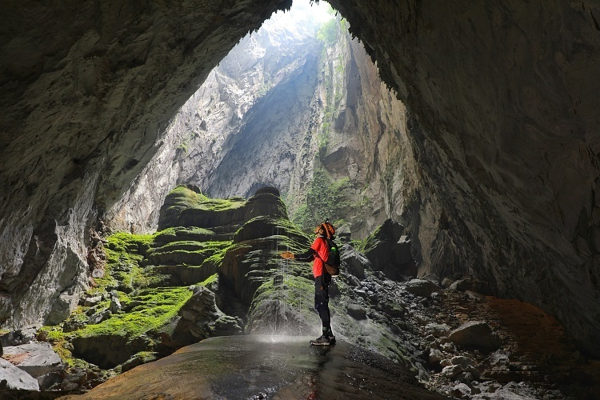 exclusive tours to son doong cave reopened in vietnam