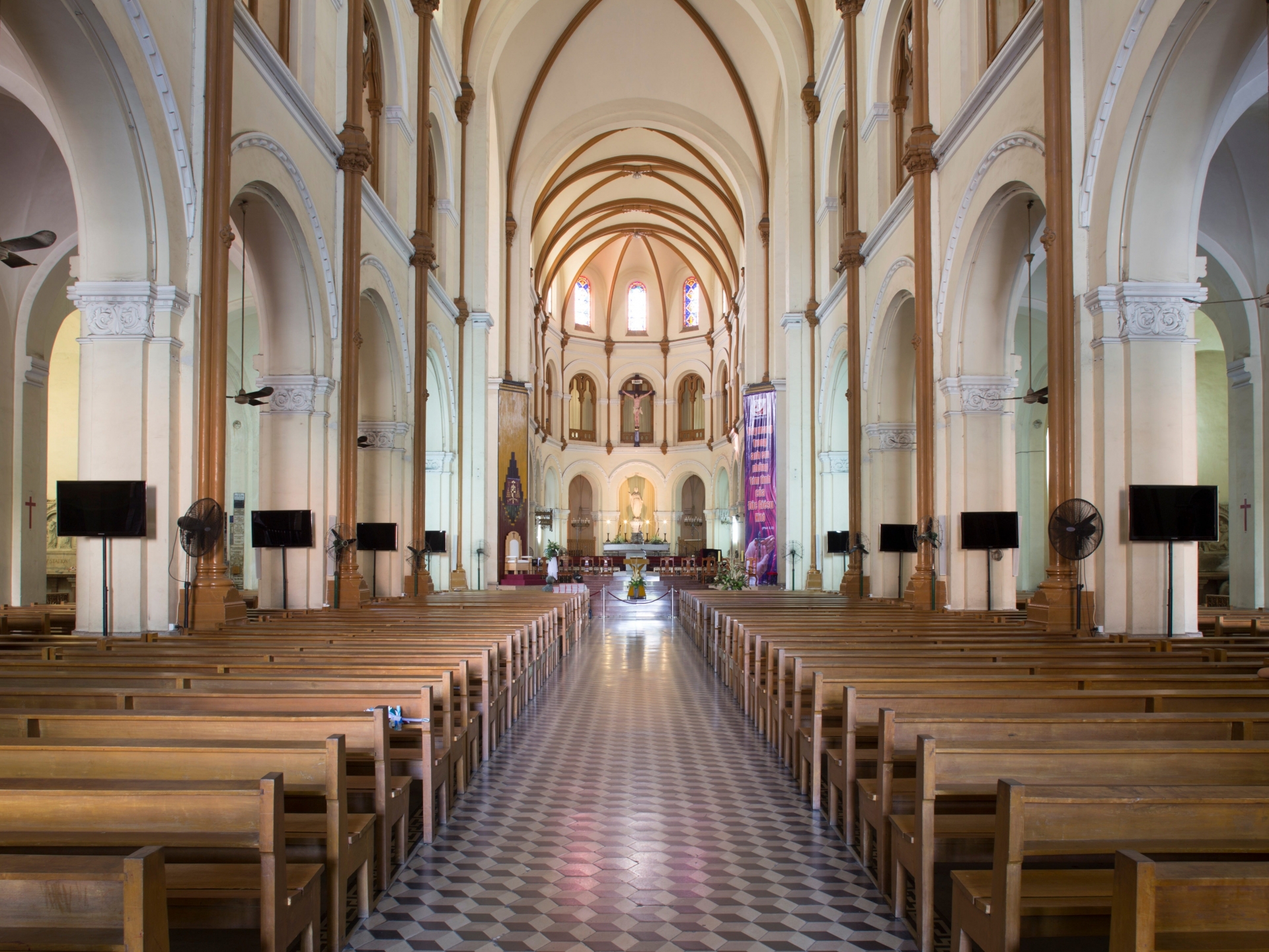 Business Insider names Notre-Dame Cathedral world's top 19 most stunning cathedrals