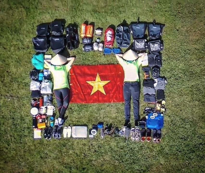 newly wedded couple cycles pass 18 countries to raise fund