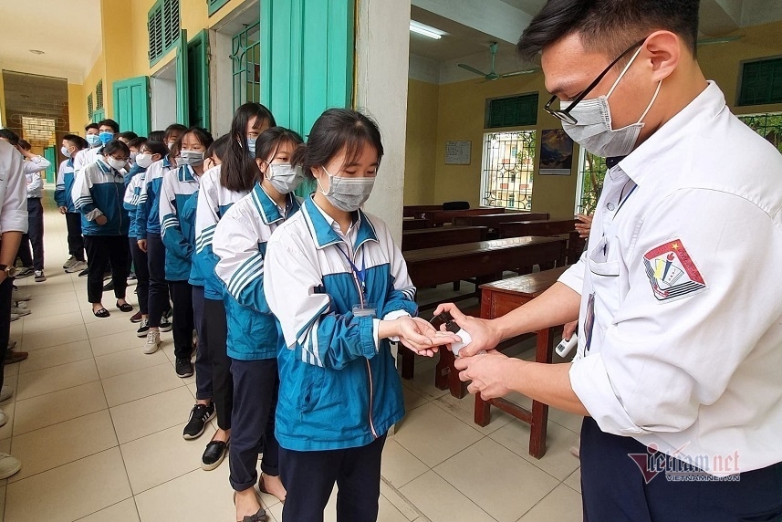 Covid-19 leaves thousands of Vietnamese students in quarantine