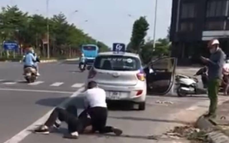 Passerby catches taxi attacker hailed for heroic act