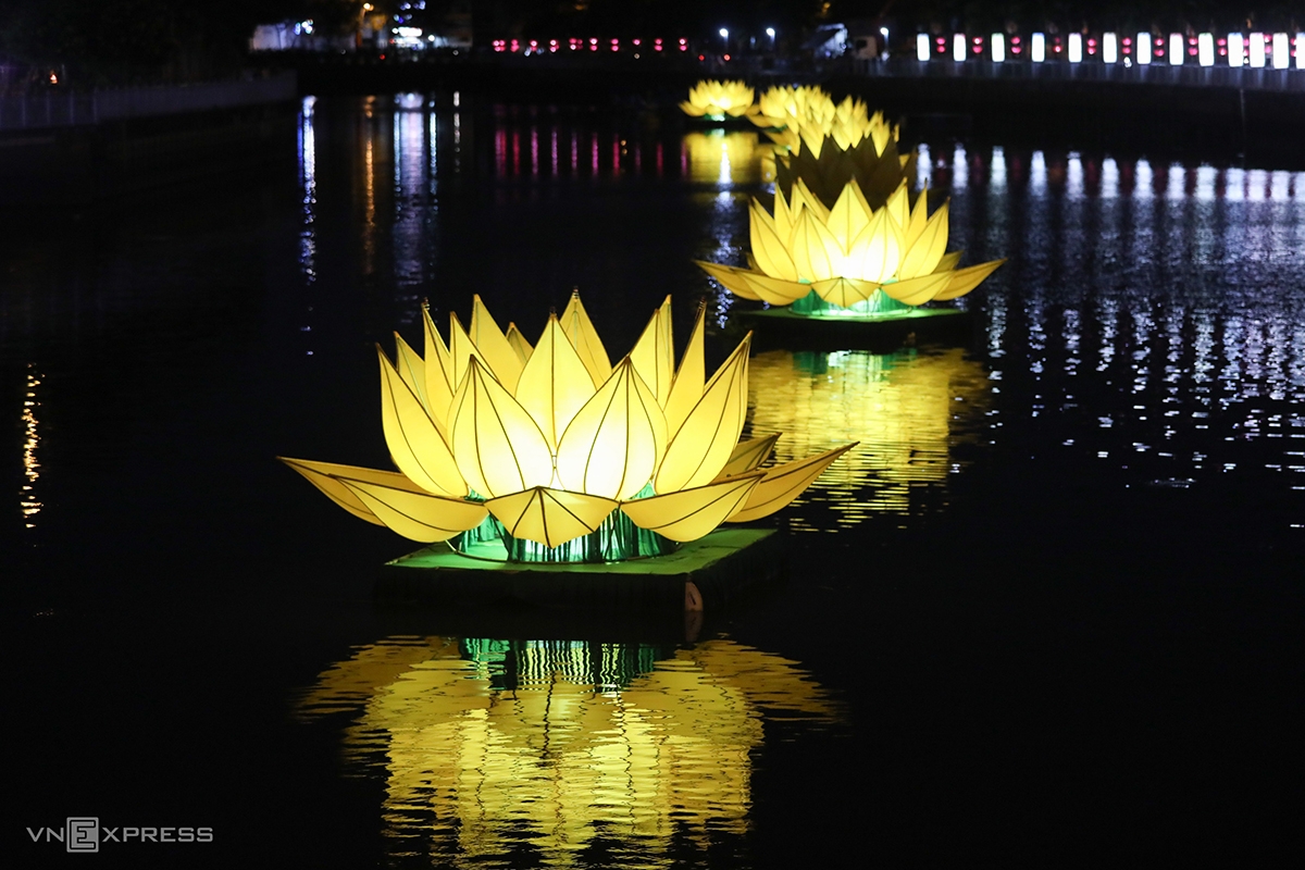 saigon lights up as vesak festival nears