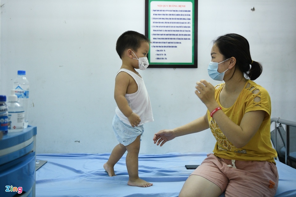 Infected children at Covid-19 treatment center in Bac Ninh