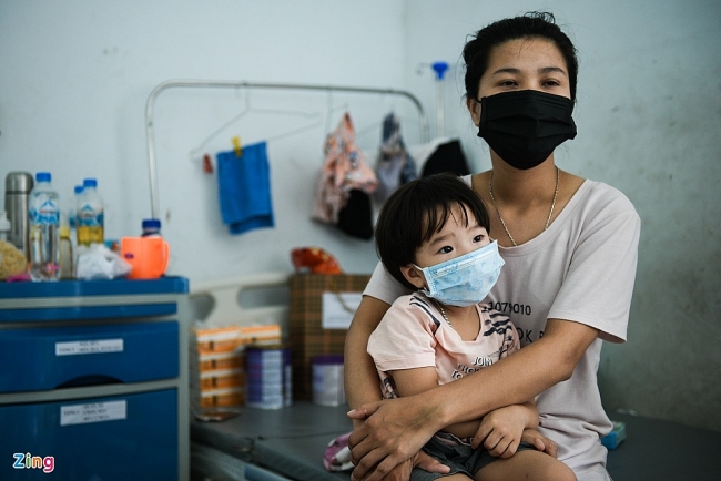 Infected children at Covid-19 treatment center in Bac Ninh