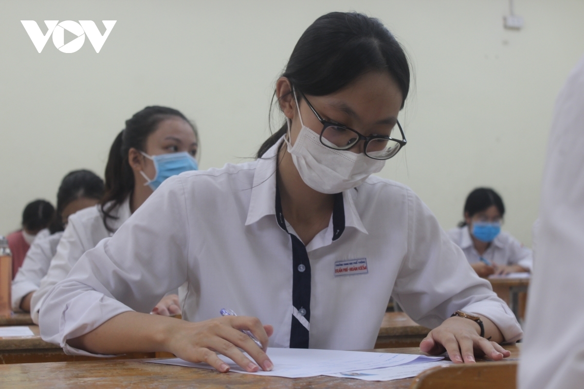 Ho Chi Minh city puts off national high school entrance exam