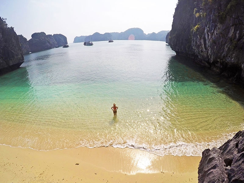 vietnams bai tu long bay under the camera of foreigner