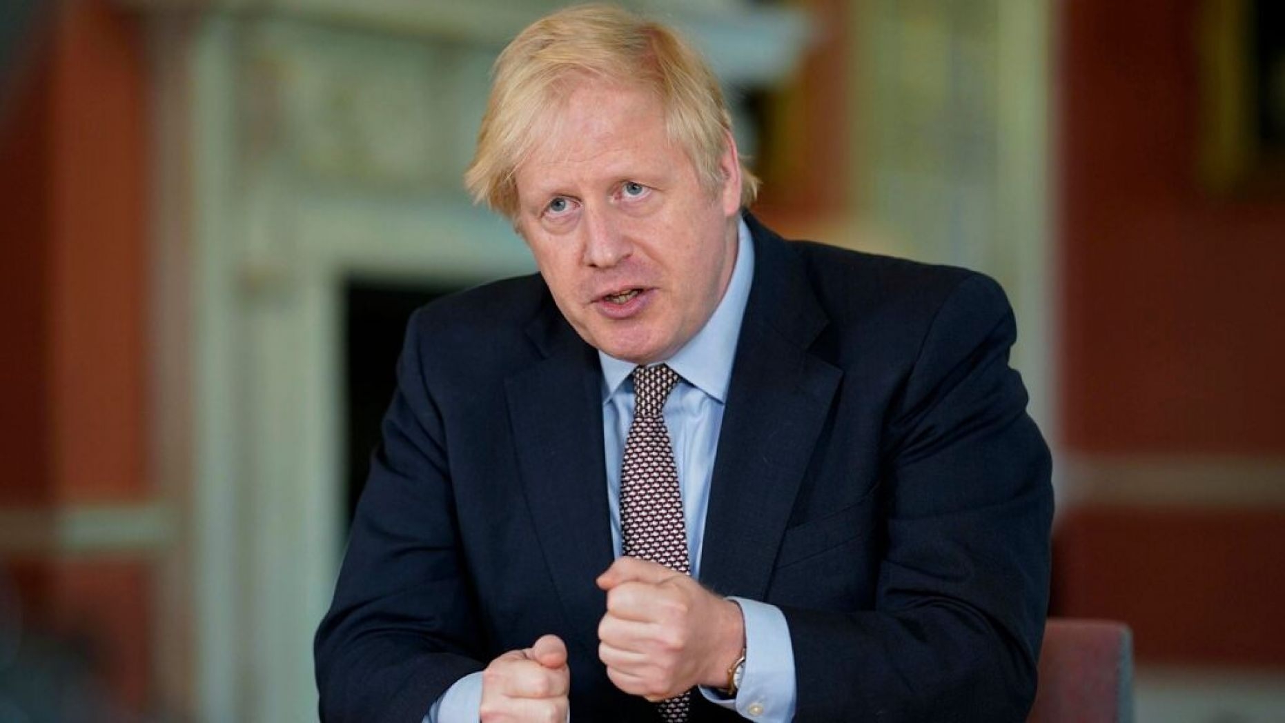 world news today boris johnson offers refuge citizenship to 3 million hong kong residents