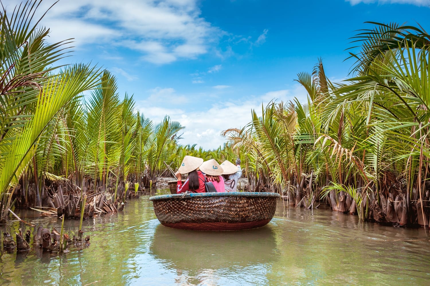 australian magazine lists vietnam a top 10 country to visit in 2021