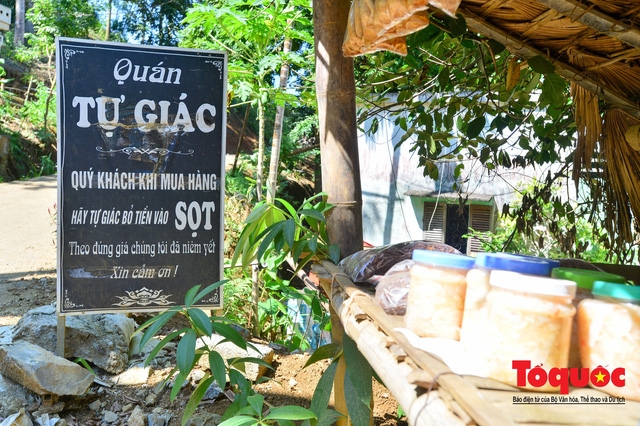 unique self aware shop of muong ethnic people