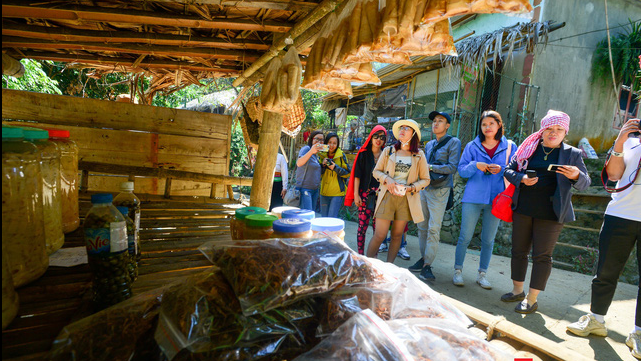 unique self aware shop of muong ethnic people