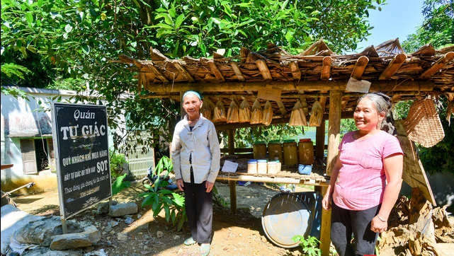 unique self aware shop of muong ethnic people