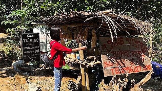 unique self aware shop of muong ethnic people