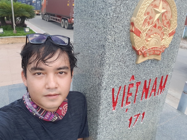 vietnamese backpacker returns vietnam