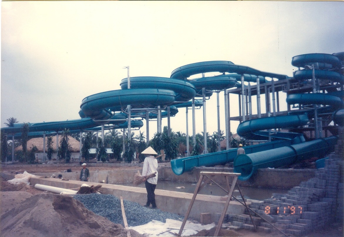rare photos of first water park in vietnam