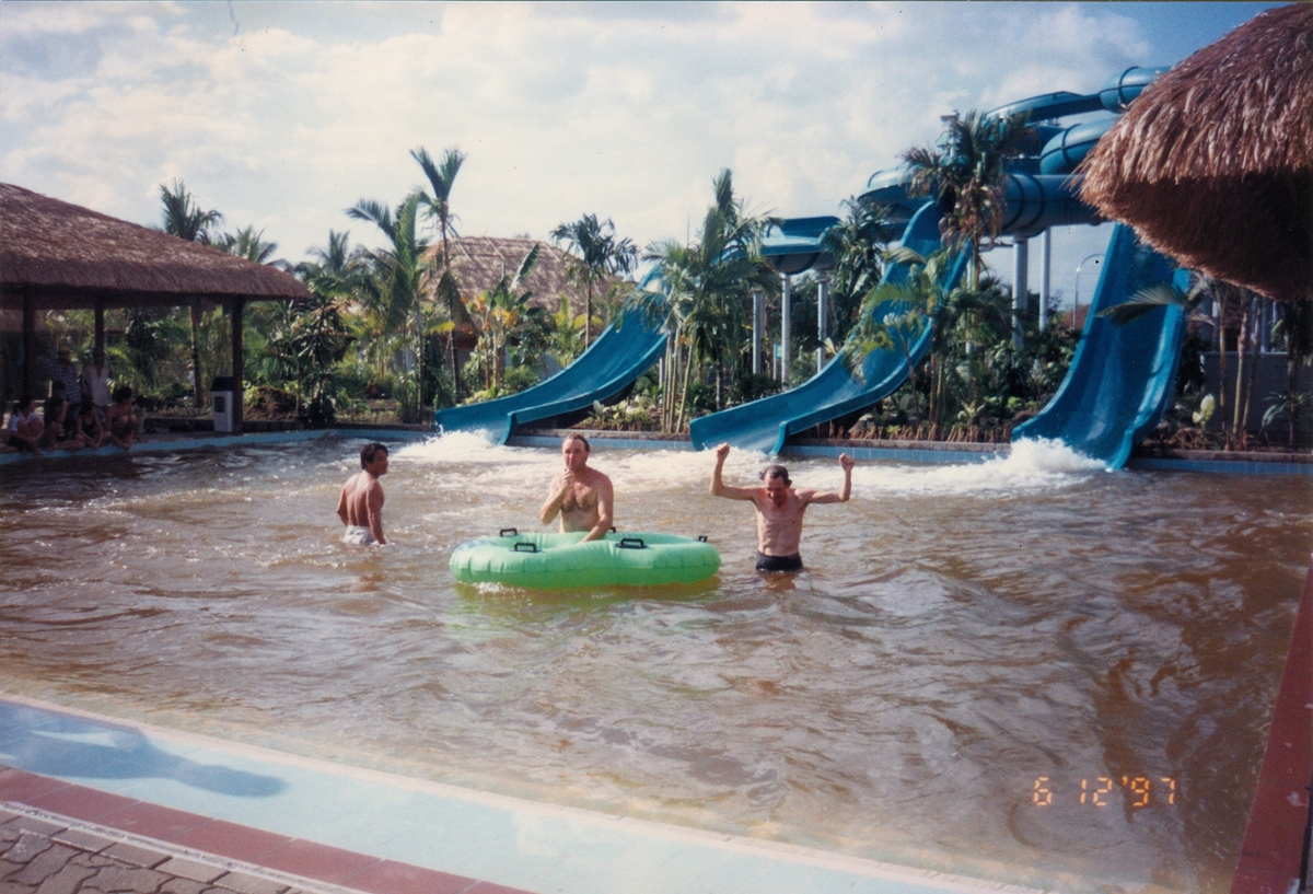 rare old photos of first water park in vietnam