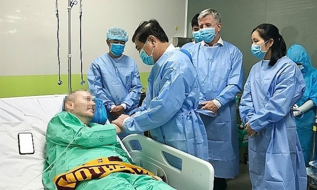 Vietnamese doctors: British pilot eligible to leave the ICU