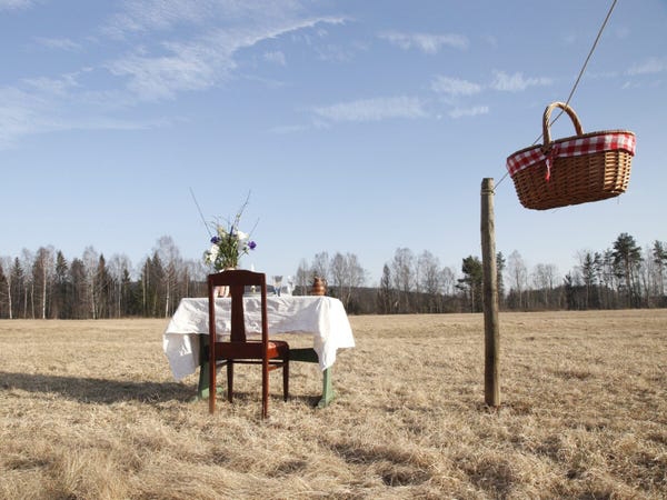 innovative social distancing tables for diners during covid 19