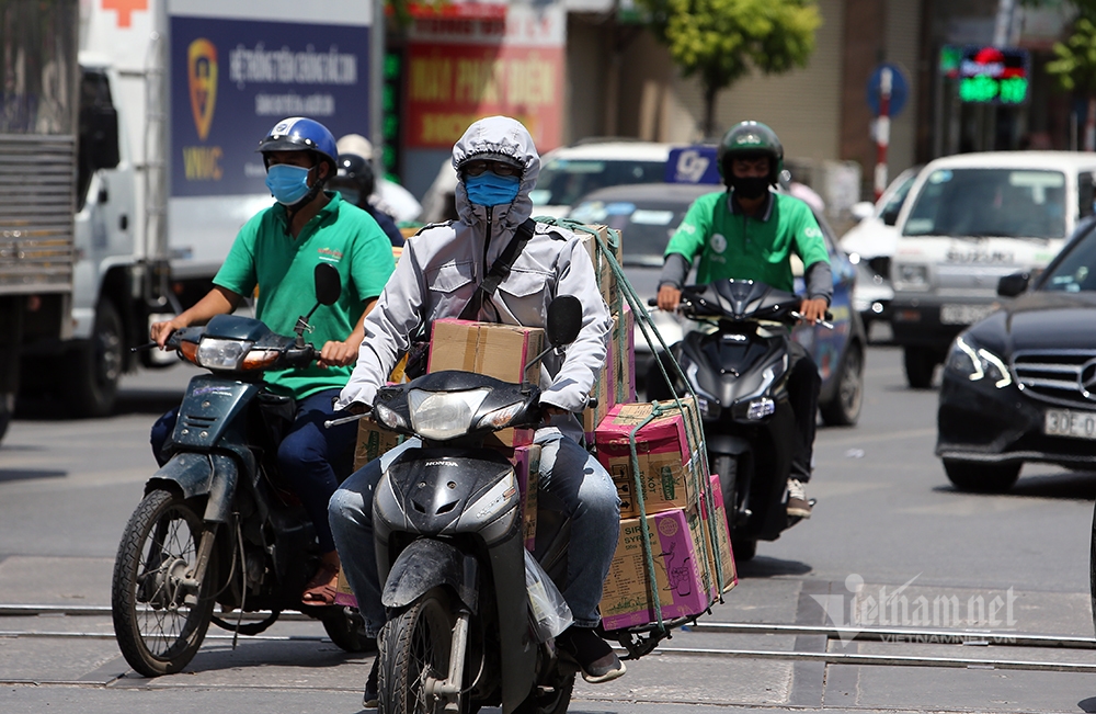 Prolonged heat wave disrupts lives in Vietnam