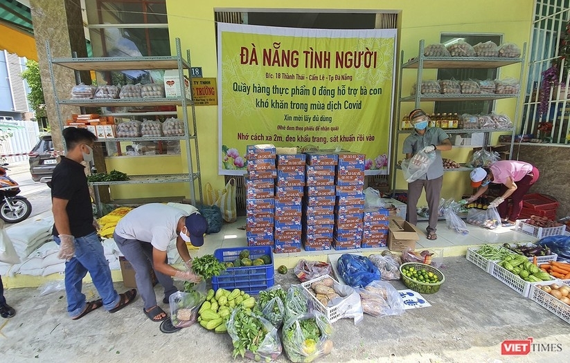 ‘Zero dong market’ brings hope to blockaded residents in Ho Chi Minh City