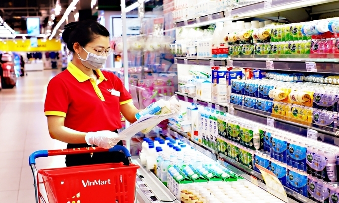 Retailers, foreigners may get Covid vaccination priority, one vendor latest patient in Hanoi