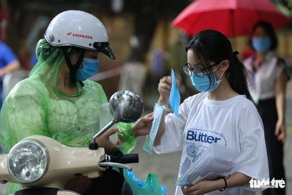 Torrential rain no problem for Hanoi test takers