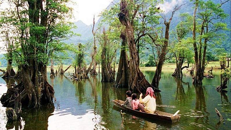 Top most scenic lakes in Vietnam