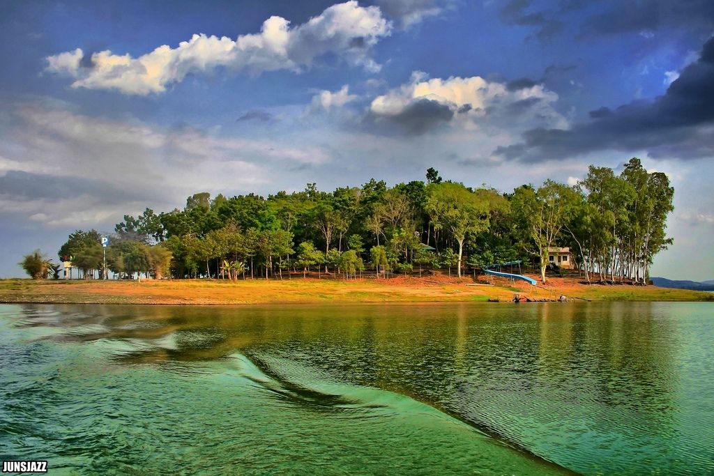 Top most scenic lakes in Vietnam