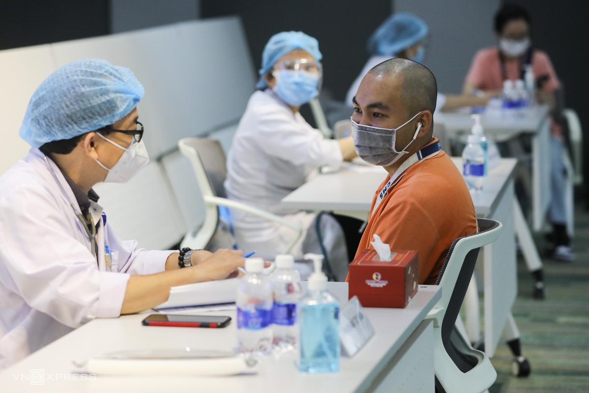 In photos: First 500 workers get Covid shots in Ho Chi Minh's biggest vaccine rollout