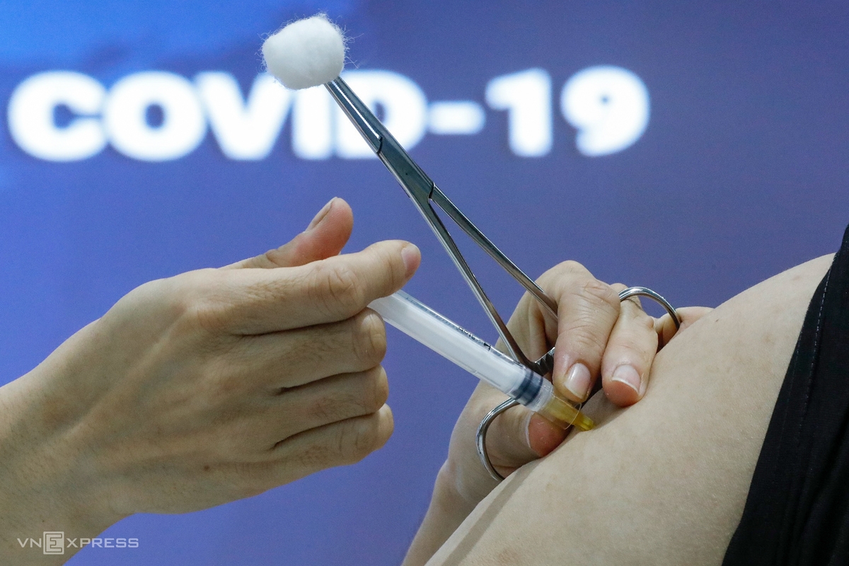 In photos: First 500 workers get Covid shots in Ho Chi Minh's biggest vaccine rollout