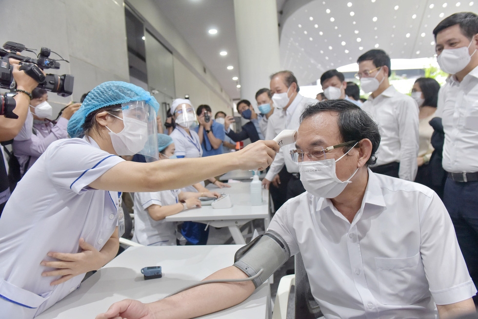 In photos: First 500 workers get Covid shots in Ho Chi Minh's biggest vaccine rollout