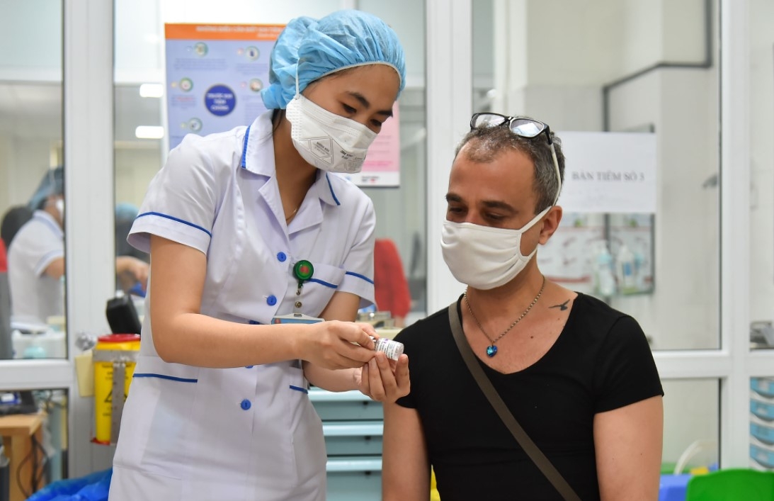 All expats possibly enjoy equitable Covid vaccination access in Vietnam