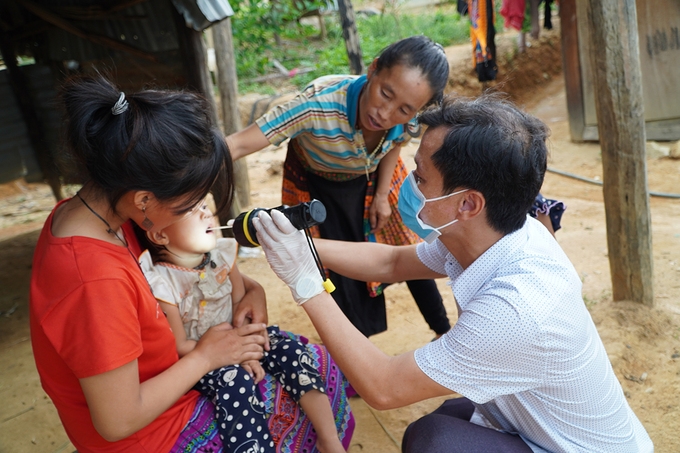 Doctors screened diphtheria for people in Dak Lak