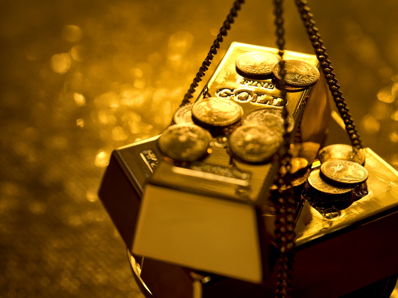 Gold recedes from $1,811 to $1,807.68, currently around $1,808.50, during the early Monday morning in Asia