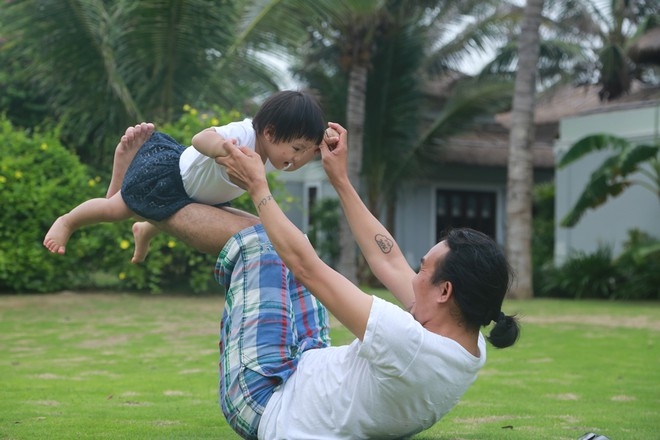 Father takes 2,000 photos of daughter from one-day-old to 6-year-old