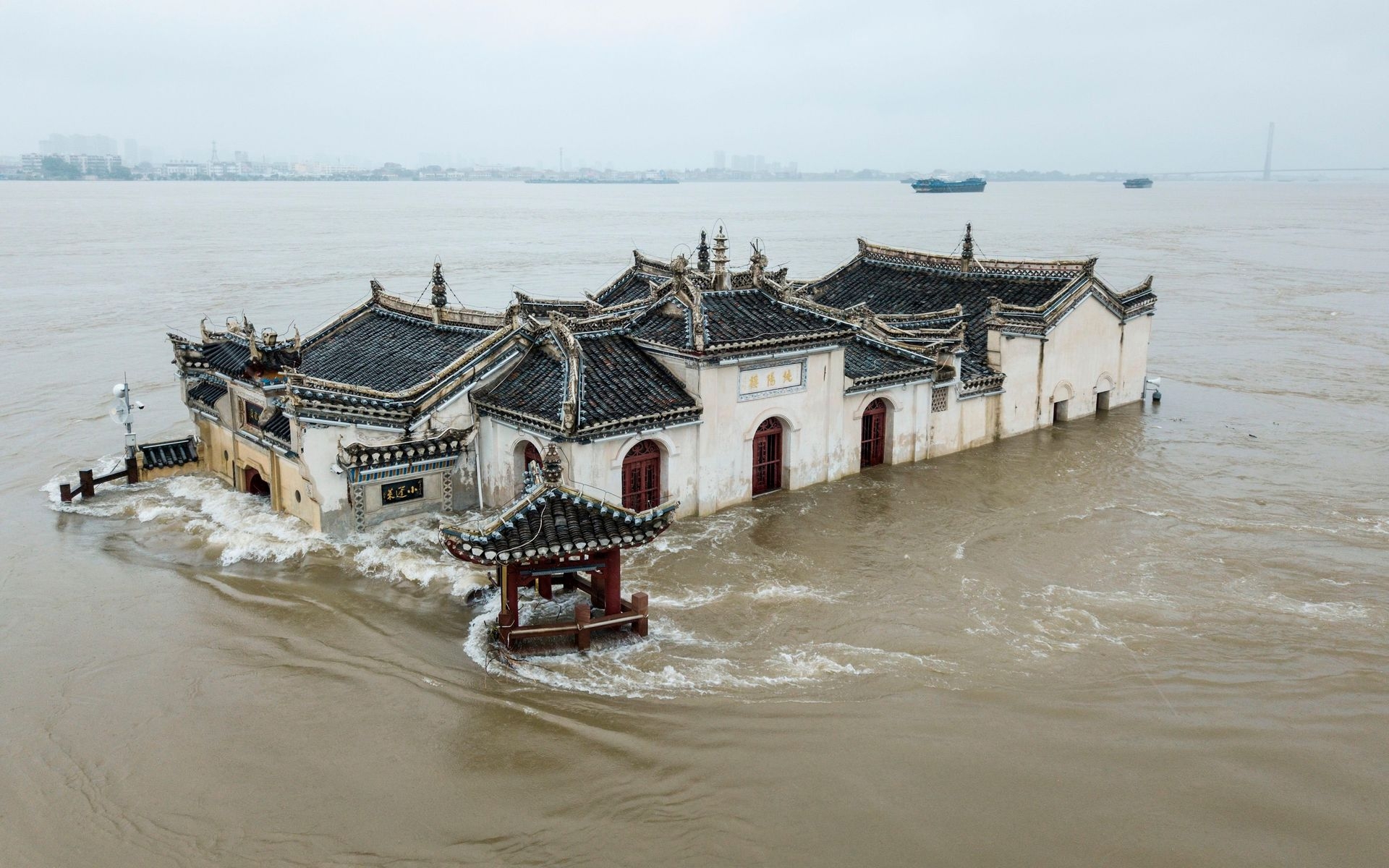 China massive flood updates: Yangtze River hit by third flood, Three Gorges Dam suffers more pressure
