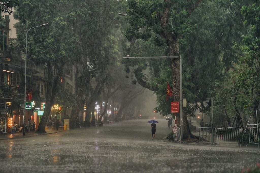 Dreamy corners of Hanoi in summer rains