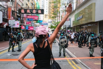 world breaking news today july 30 four hong kong student activists arrested under new security law