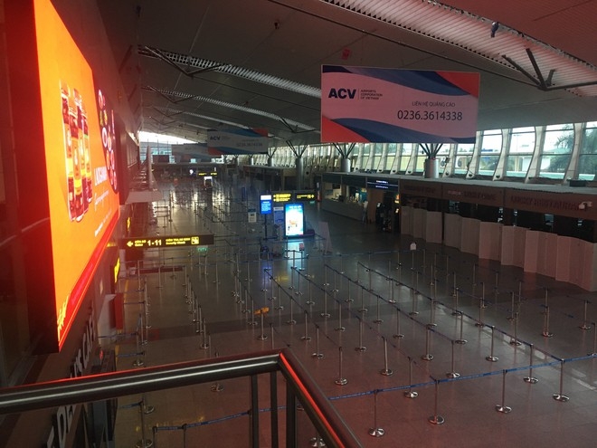 Airport in Da Nang left deserted after the social distancing order