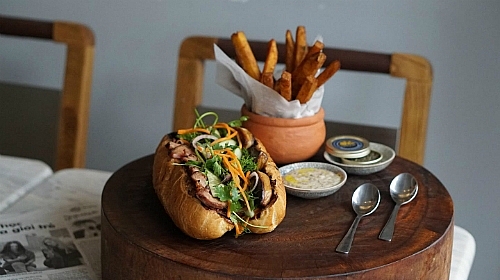 Special US$ 100 'Banh Mi' in Ho Chi Minh City