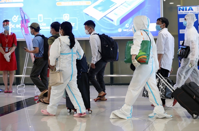 people entering hanoi face more stringent quarantine