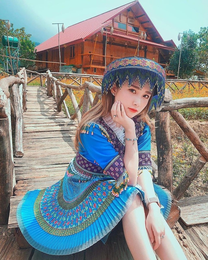 A girl dresses in ethnic dress in Sa Pa 