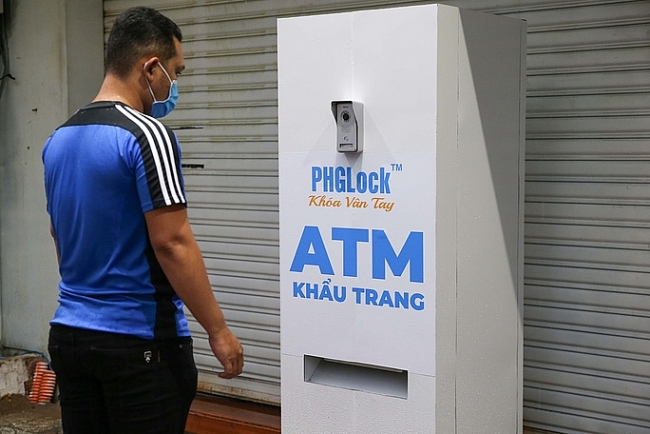 Free ‘face mask ATM’ makes debut in Hochiminh City, Vietnam