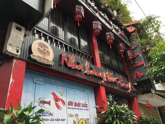 A restaurant in Hanoi Old Quarter is closed  