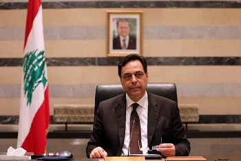 world breaking news today august 11 lebanese pm steps down in wake of beirut explosion