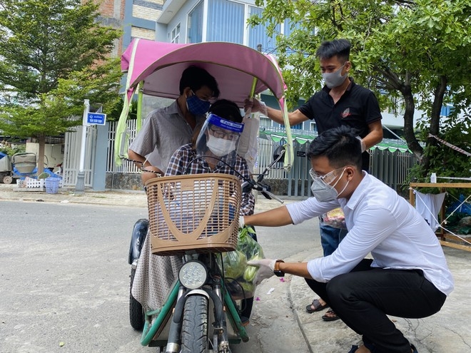 ‘Zero dong’ food stores for COVID-19-stricken people in Da Nang