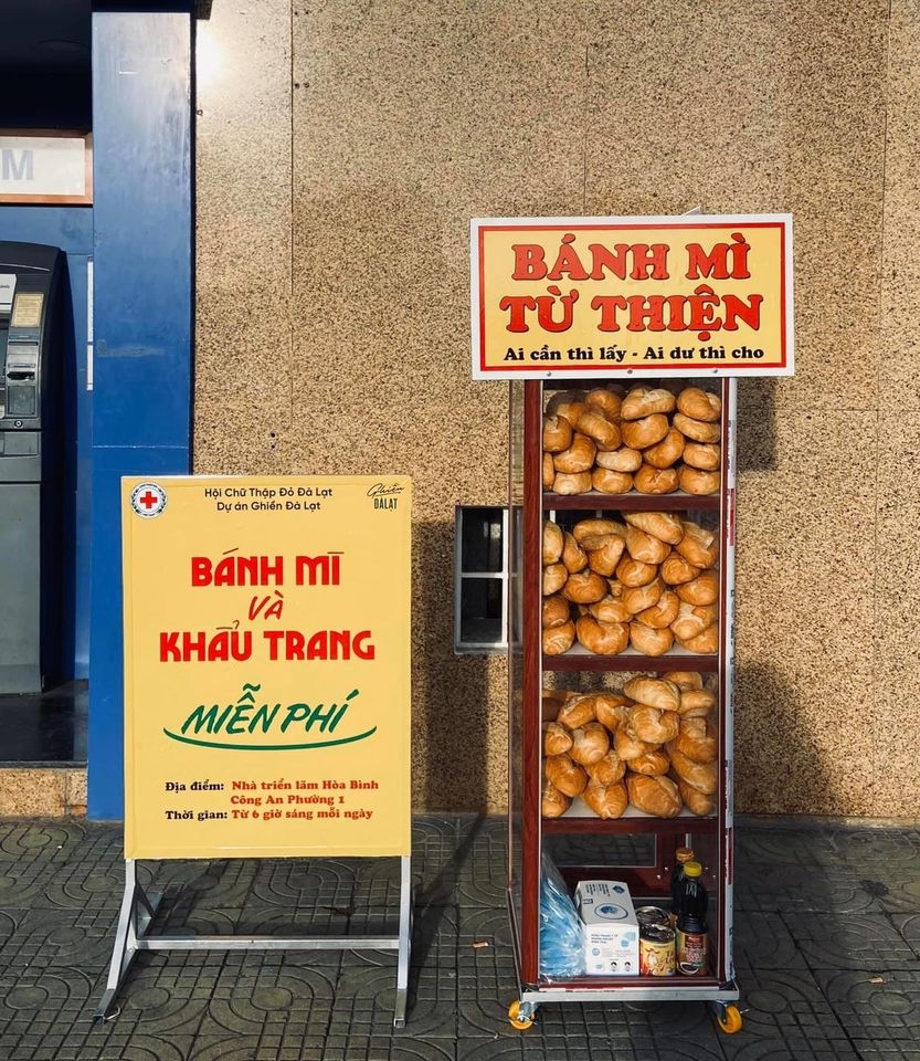 free bread and face masks lockers in da lat during covid 19 time